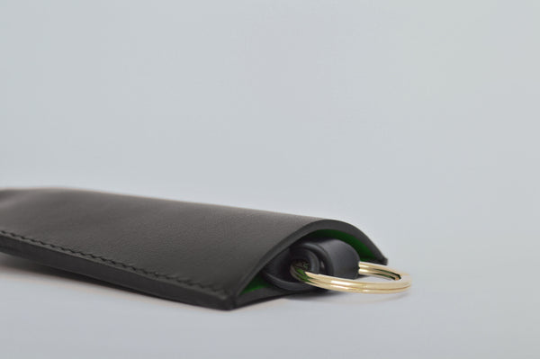 MADELEINE BLACK KEYHOLDER NECKLACE